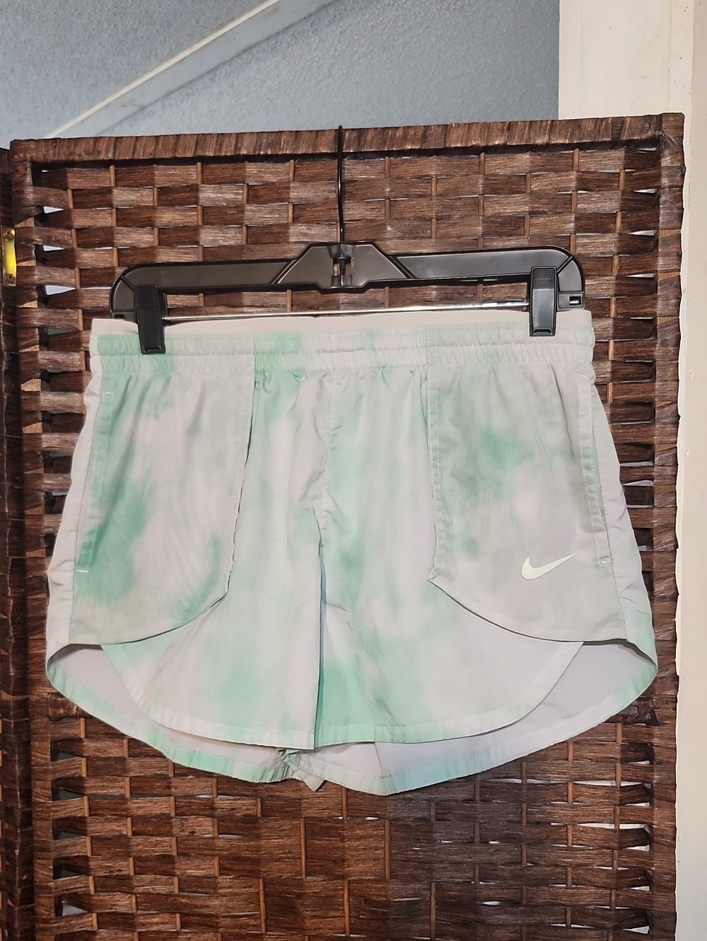 ❤️3 For 10.❤️Nike Women’s Mint Tie-Dye Running Shorts